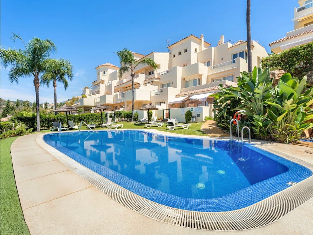 2 soveværelse Lejlighed til salg i Benahavis med swimmingpool garage - € 430.000 (Ref: 9738033)