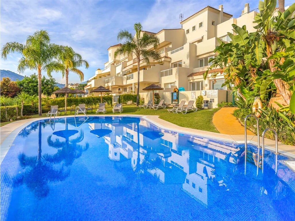 2 soveværelse Lejlighed til salg i Benahavis med swimmingpool garage - € 430.000 (Ref: 9738033)