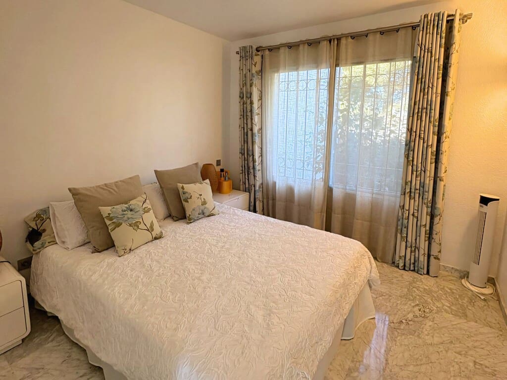 2 bedroom Apartment for sale in Mijas Costa with pool - € 375,000 (Ref: 9741549)