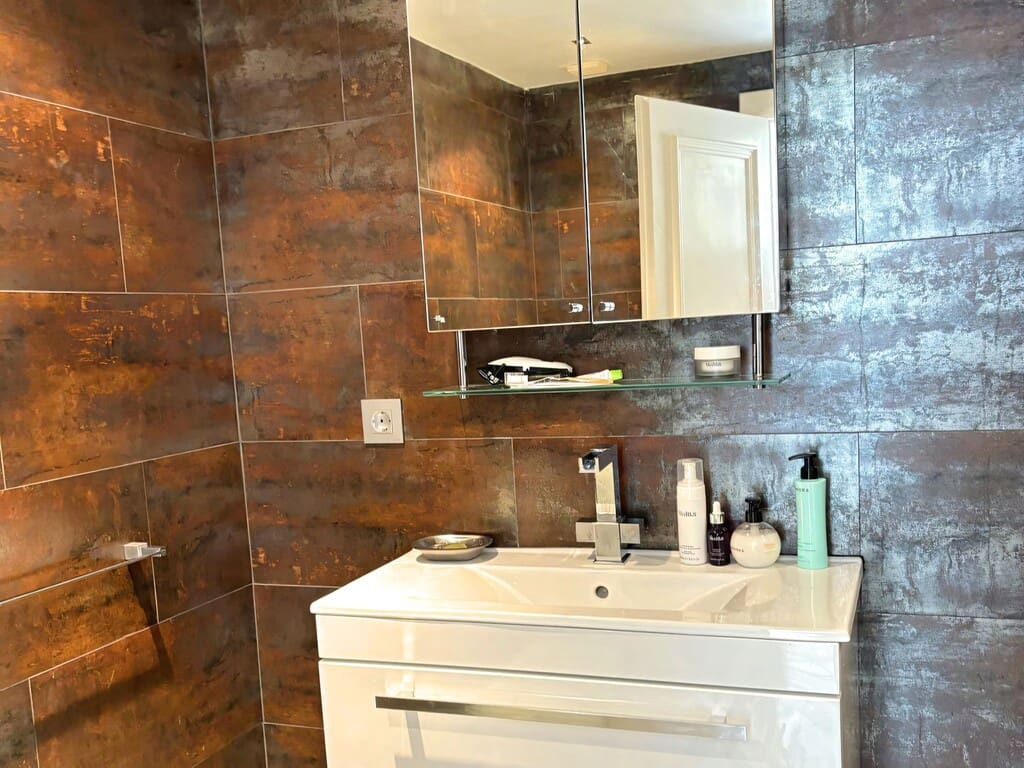 2 bedroom Apartment for sale in Mijas Costa with pool - € 375,000 (Ref: 9741549)