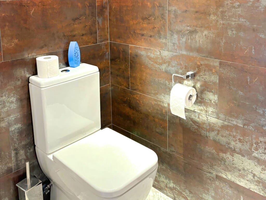 2 bedroom Apartment for sale in Mijas Costa with pool - € 375,000 (Ref: 9741549)