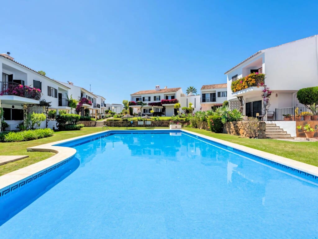3 bedroom Townhouse for sale in Atalaya-Isdabe with pool garage - € 355,000 (Ref: 9744059)