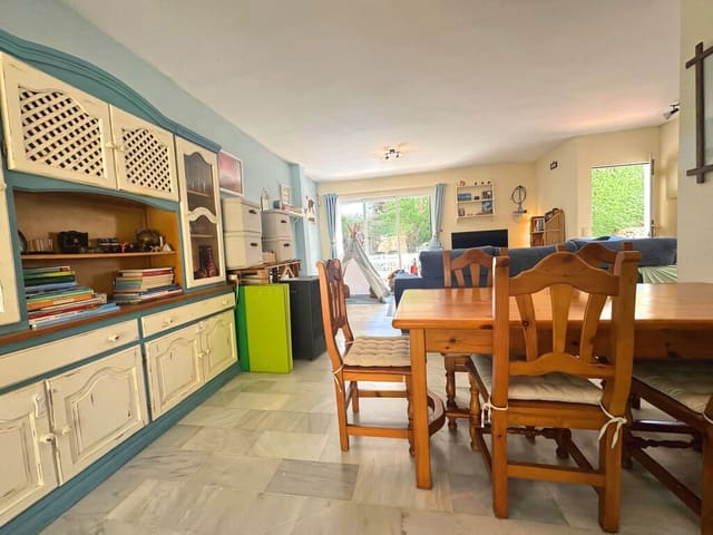 Casa de 3 habitaciones en Atalaya-Isdabe, Estepona en venta con piscina garaje - 355.000 € (Ref: 9744059)