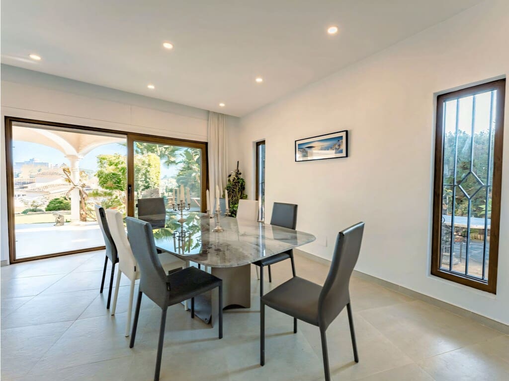 4 soveværelse Villa til salg i Benahavis med swimmingpool garage - € 3.485.000 (Ref: 9745231)