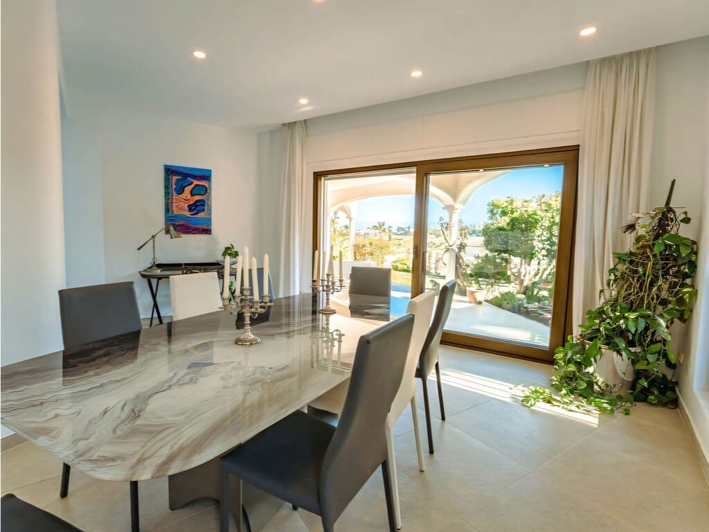 4 soveværelse Villa til salg i Benahavis med swimmingpool garage - € 3.485.000 (Ref: 9745231)