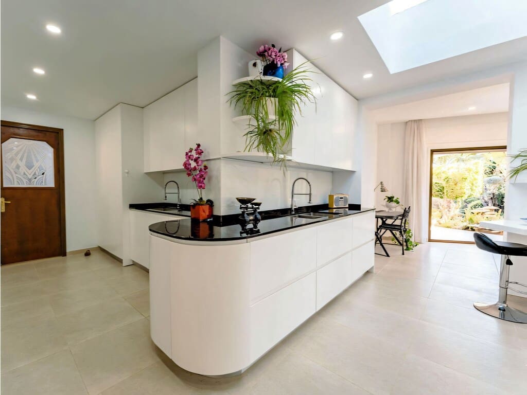 4 soveværelse Villa til salg i Benahavis med swimmingpool garage - € 3.485.000 (Ref: 9745231)