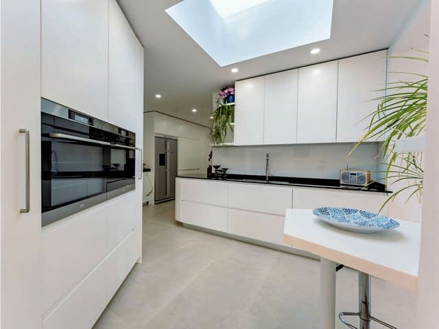 4 soveværelse Villa til salg i Benahavís med swimmingpool garage - € 3.485.000 (Ref: 9745231)