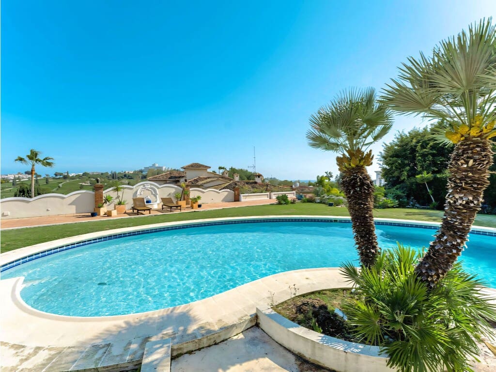 4 soveværelse Villa til salg i Benahavis med swimmingpool garage - € 3.485.000 (Ref: 9745231)