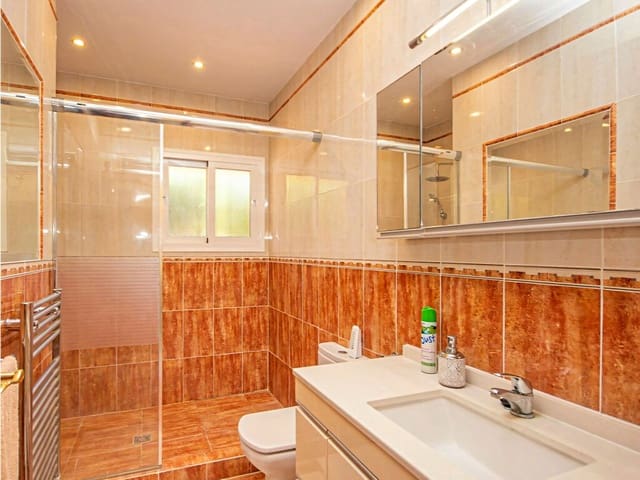 3 chambre Villa/Maison à vendre à Carib Playa, Marbella avec piscine - 1 150 000 € (Ref: 9745232)