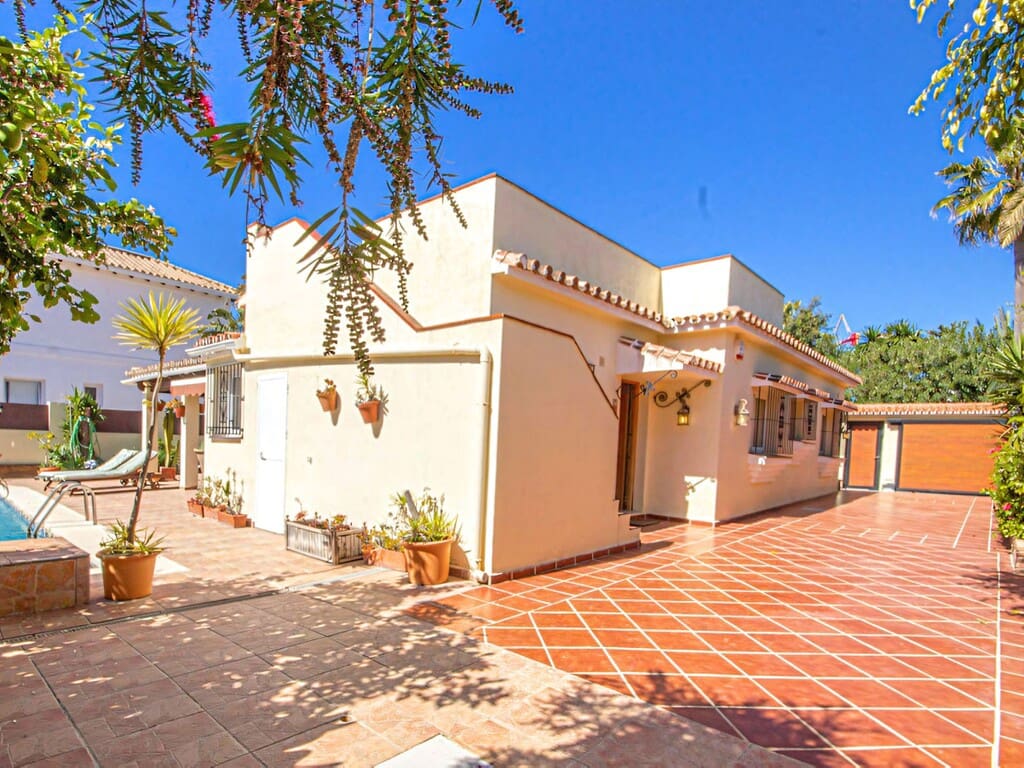 3 chambre Villa/Maison à vendre à Carib Playa avec piscine - 1 150 000 € (Ref: 9745232)