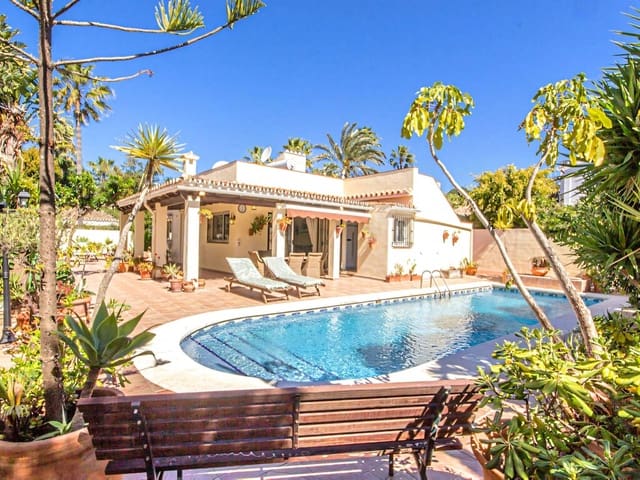 3 chambre Villa/Maison à vendre à Carib Playa, Marbella avec piscine - 1 150 000 € (Ref: 9745232)