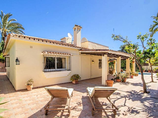 3 chambre Villa/Maison à vendre à Carib Playa, Marbella avec piscine - 1 150 000 € (Ref: 9745232)