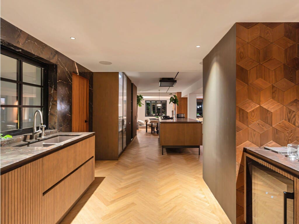 4 bedroom Villa for sale in Nueva Andalucia with pool garage - € 4,250,000 (Ref: 9746991)