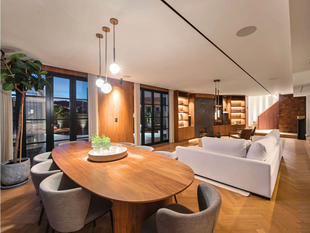 4 bedroom Villa for sale in Nueva Andalucia with pool garage - € 4,250,000 (Ref: 9746991)