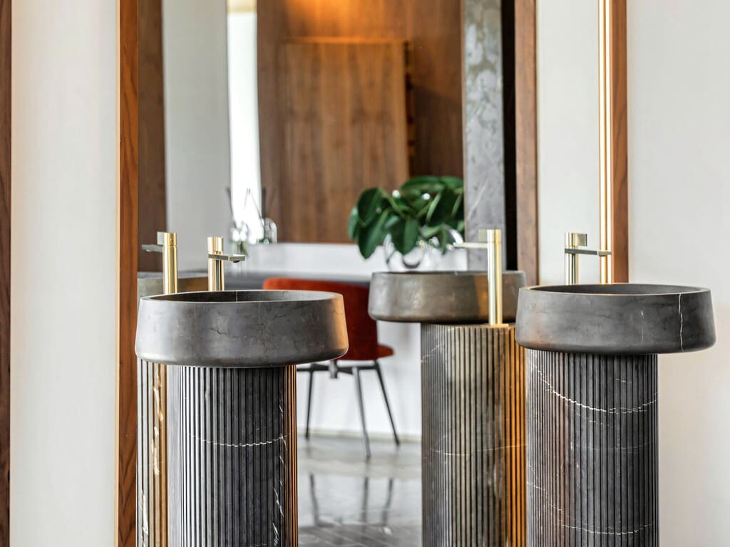 4 bedroom Villa for sale in Nueva Andalucia with pool garage - € 4,250,000 (Ref: 9746991)