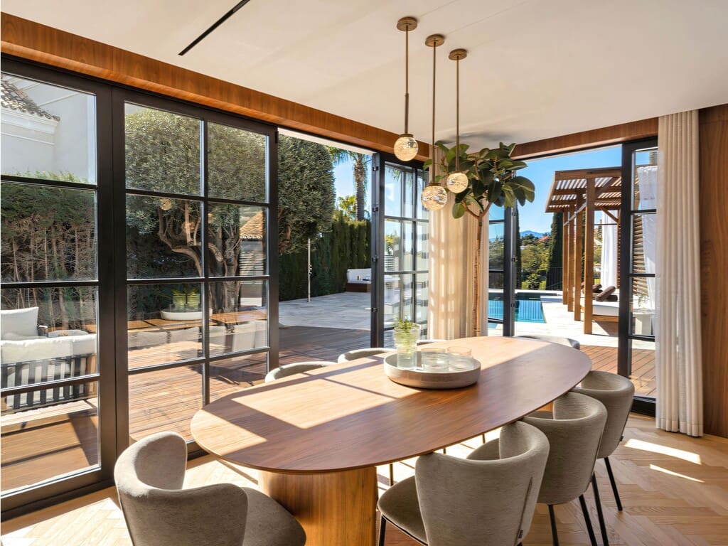 4 bedroom Villa for sale in Nueva Andalucia with pool garage - € 4,250,000 (Ref: 9746991)