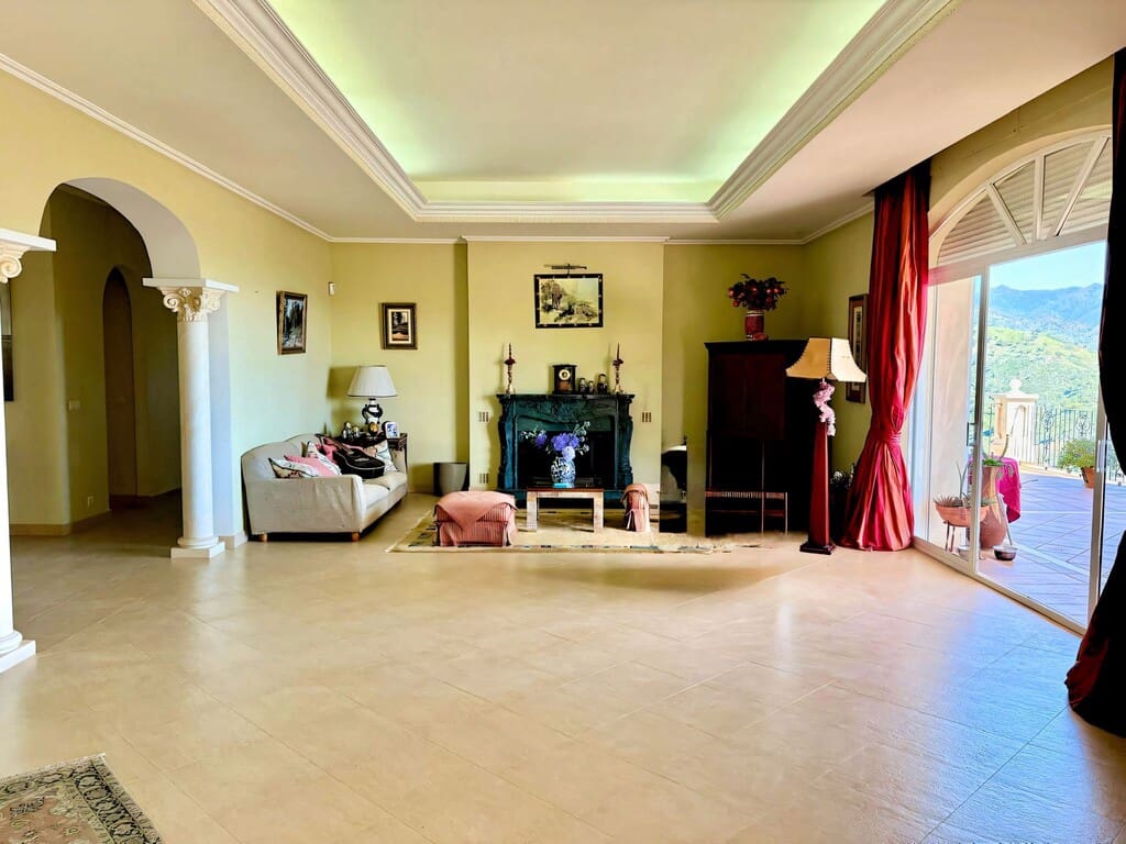 5 quarto Moradia para venda em Estepona com piscina garagem - 2 300 000 € (Ref: 9747709)