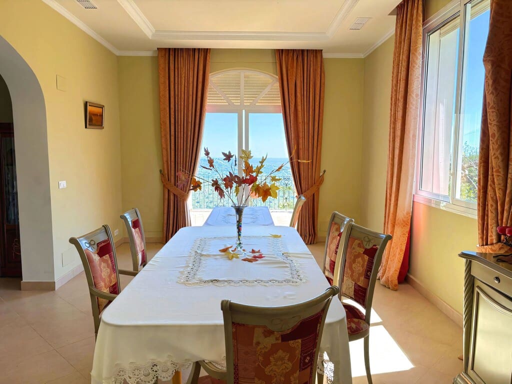 5 quarto Moradia para venda em Estepona com piscina garagem - 2 300 000 € (Ref: 9747709)