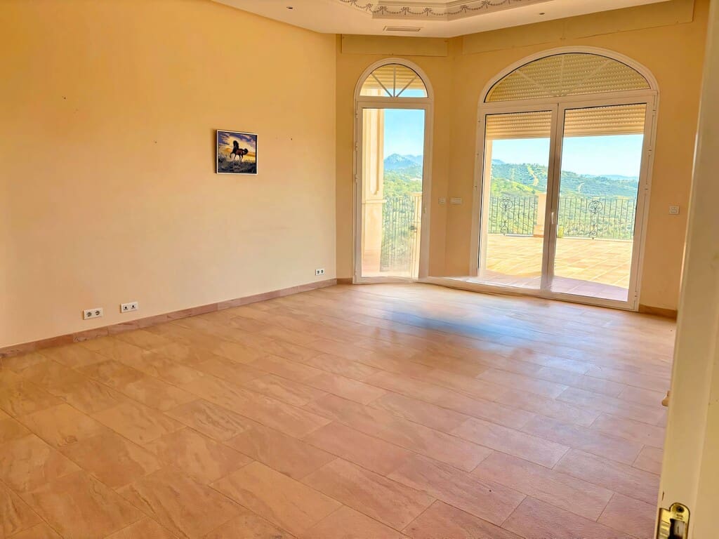 5 quarto Moradia para venda em Estepona com piscina garagem - 2 300 000 € (Ref: 9747709)