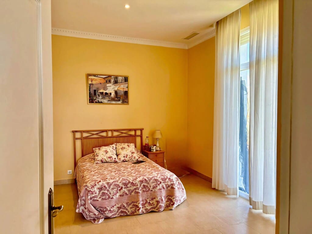 5 quarto Moradia para venda em Estepona com piscina garagem - 2 300 000 € (Ref: 9747709)