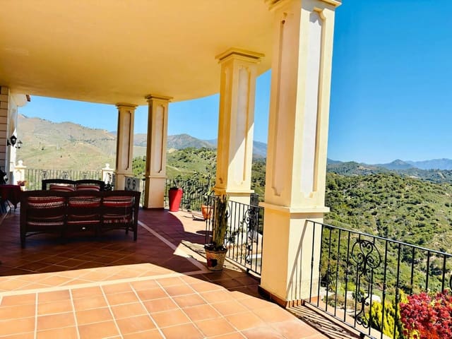 5 quarto Moradia para venda em Estepona com piscina garagem - 2 300 000 € (Ref: 9747709)