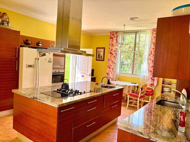 5 quarto Moradia para venda em Estepona com piscina garagem - 2 300 000 € (Ref: 9747709)