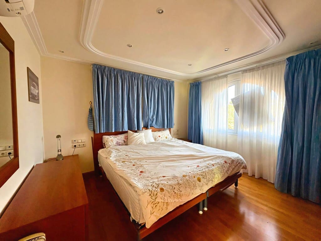 5 sypialnia Willa na sprzedaż w Fuengirola z basenem garażem - 1 900 000 € (Ref: 9747710)