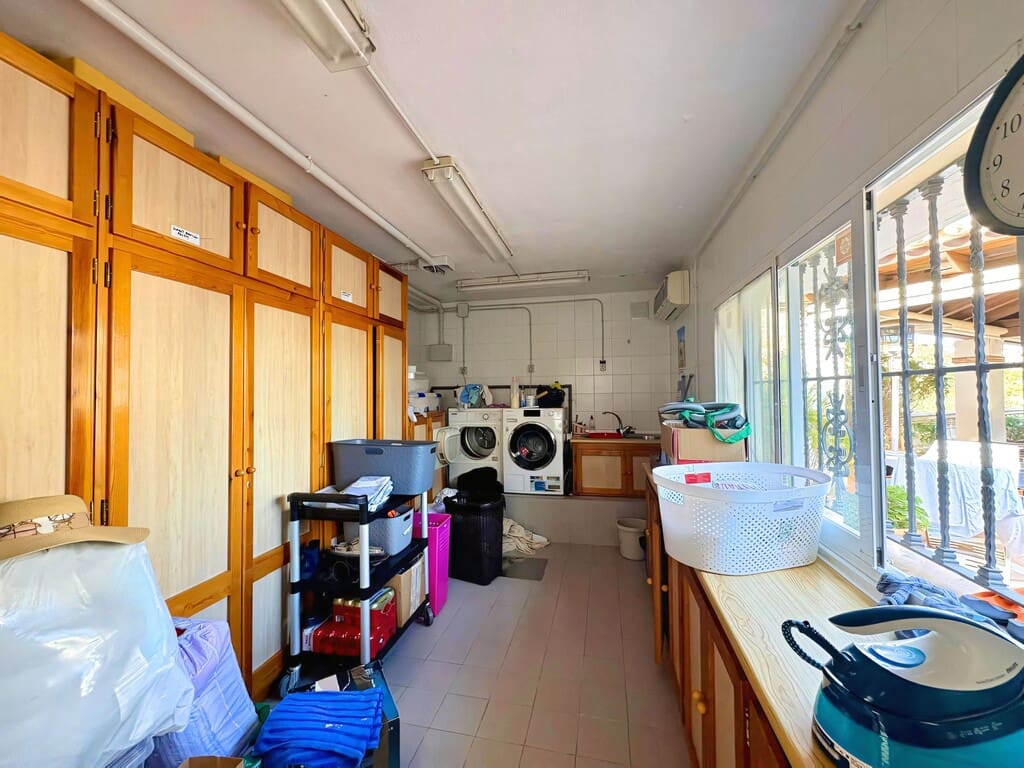 5 sypialnia Willa na sprzedaż w Fuengirola z basenem garażem - 1 900 000 € (Ref: 9747710)