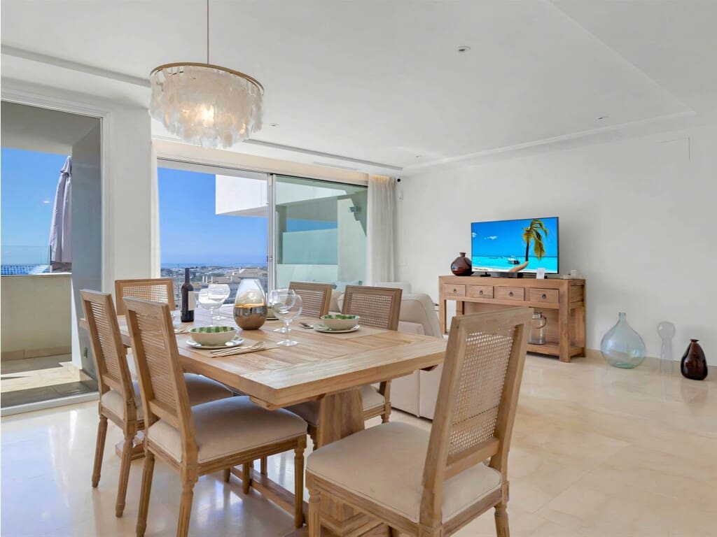 2 bedroom Penthouse for sale in Nueva Andalucia with pool garage - € 950,000 (Ref: 9747712)