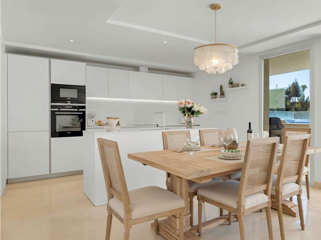 2 bedroom Penthouse for sale in Nueva Andalucia with pool garage - € 950,000 (Ref: 9747712)