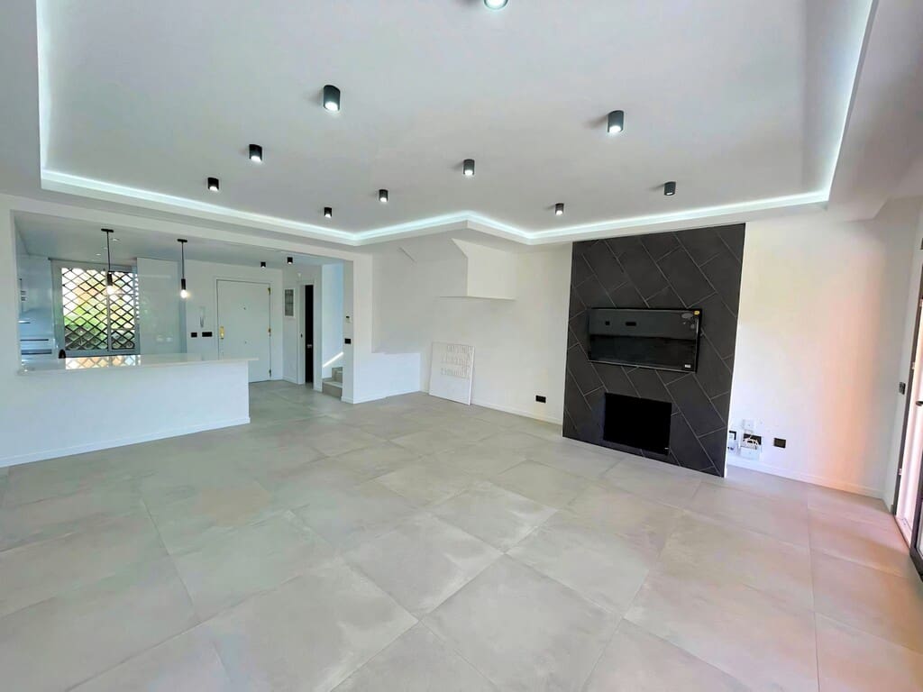 3 makuuhuone Omakotitalo myytävänä paikassa Benahavis mukana uima-altaan 
autotalli - 600 000 € (Ref: 9751681)