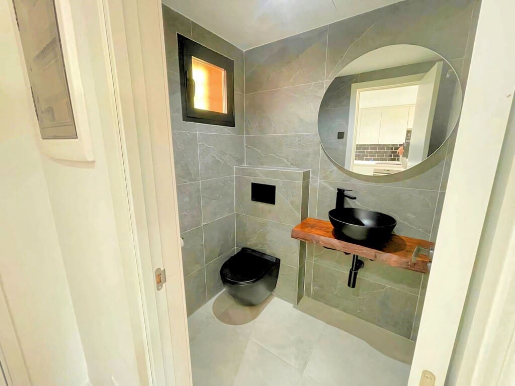 3 makuuhuone Omakotitalo myytävänä paikassa Benahavis mukana uima-altaan 
autotalli - 600 000 € (Ref: 9751681)