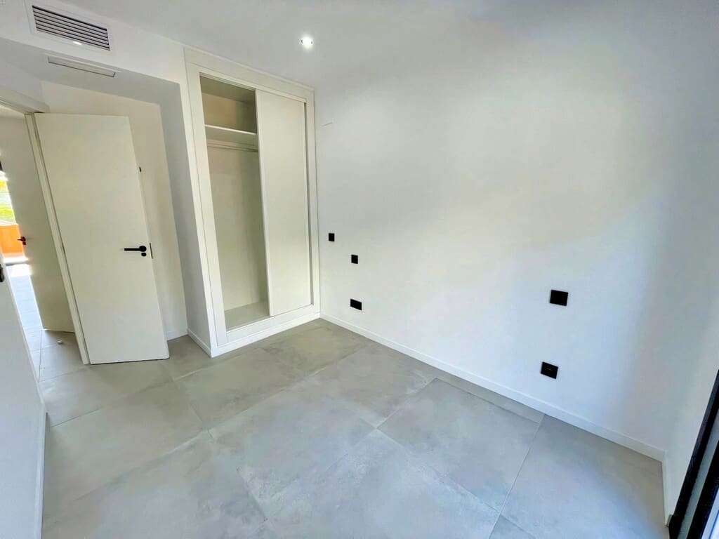 3 makuuhuone Omakotitalo myytävänä paikassa Benahavis mukana uima-altaan 
autotalli - 600 000 € (Ref: 9751681)