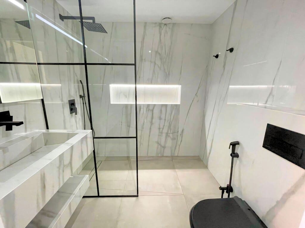 3 makuuhuone Omakotitalo myytävänä paikassa Benahavis mukana uima-altaan 
autotalli - 600 000 € (Ref: 9751681)