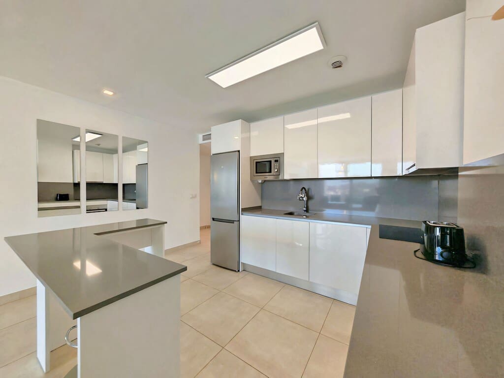 3 soveværelse Lejlighed til salg i La Cala de Mijas med swimmingpool garage - € 590.000 (Ref: 9751682)