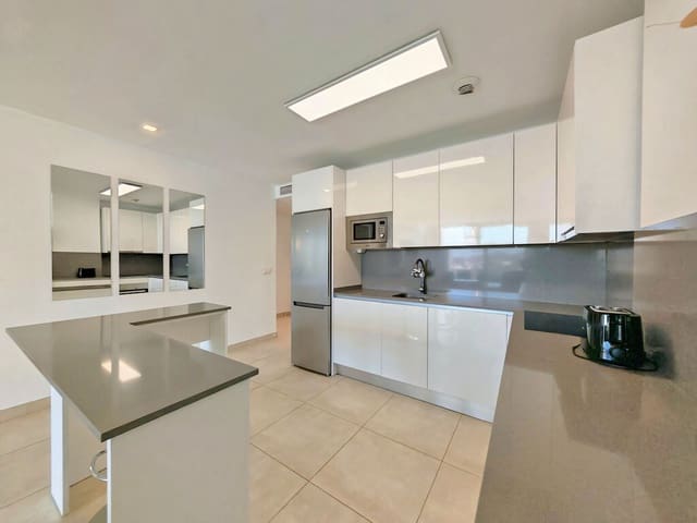 3 soveværelse Lejlighed til salg i La Cala de Mijas, Mijas med swimmingpool garage - € 590.000 (Ref: 9751682)