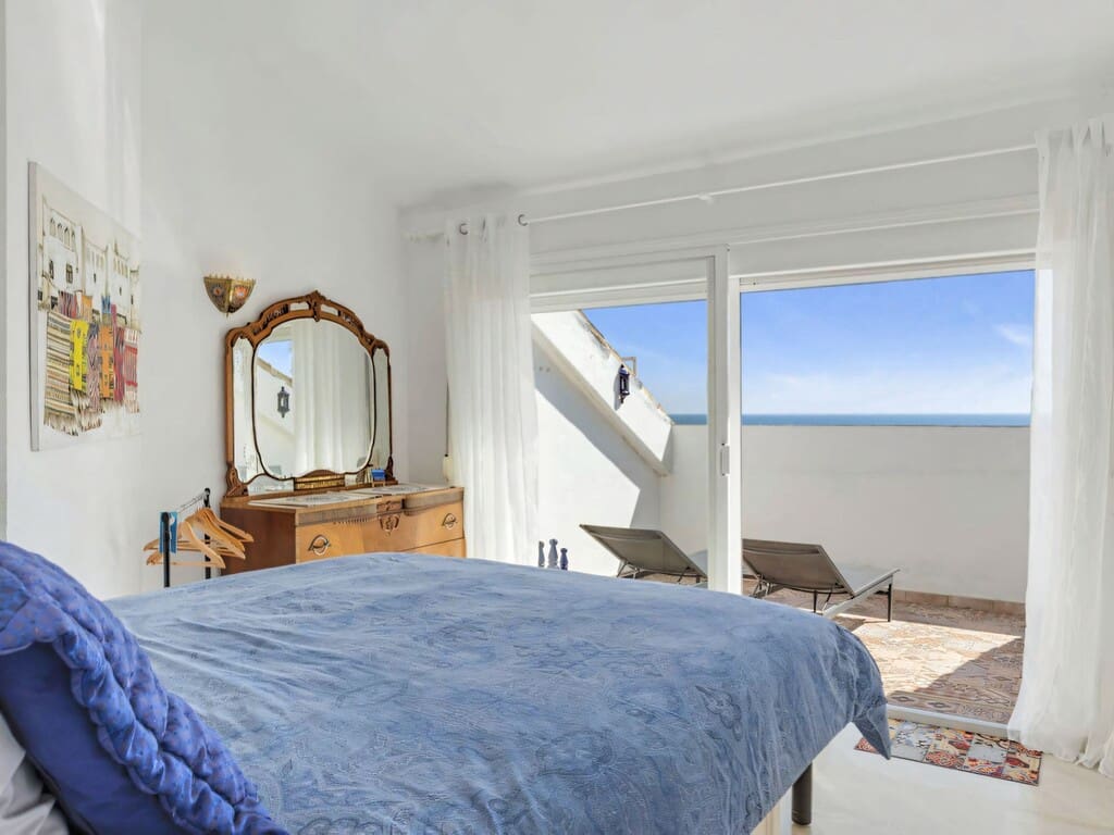 3 soveværelse Byhus til salg i Estepona med swimmingpool garage - € 619.000 (Ref: 9755393)