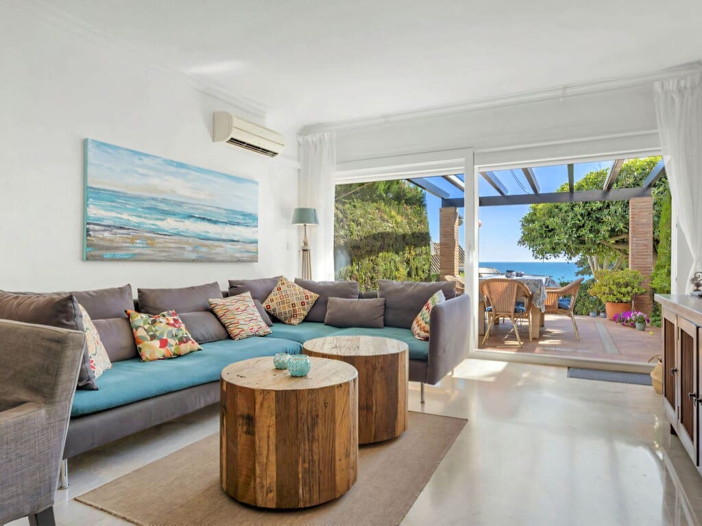 3 soveværelse Byhus til salg i Estepona med swimmingpool garage - € 619.000 (Ref: 9755393)