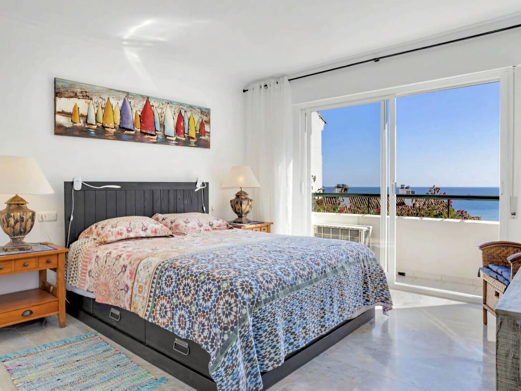 3 soveværelse Byhus til salg i Estepona med swimmingpool garage - € 619.000 (Ref: 9755393)