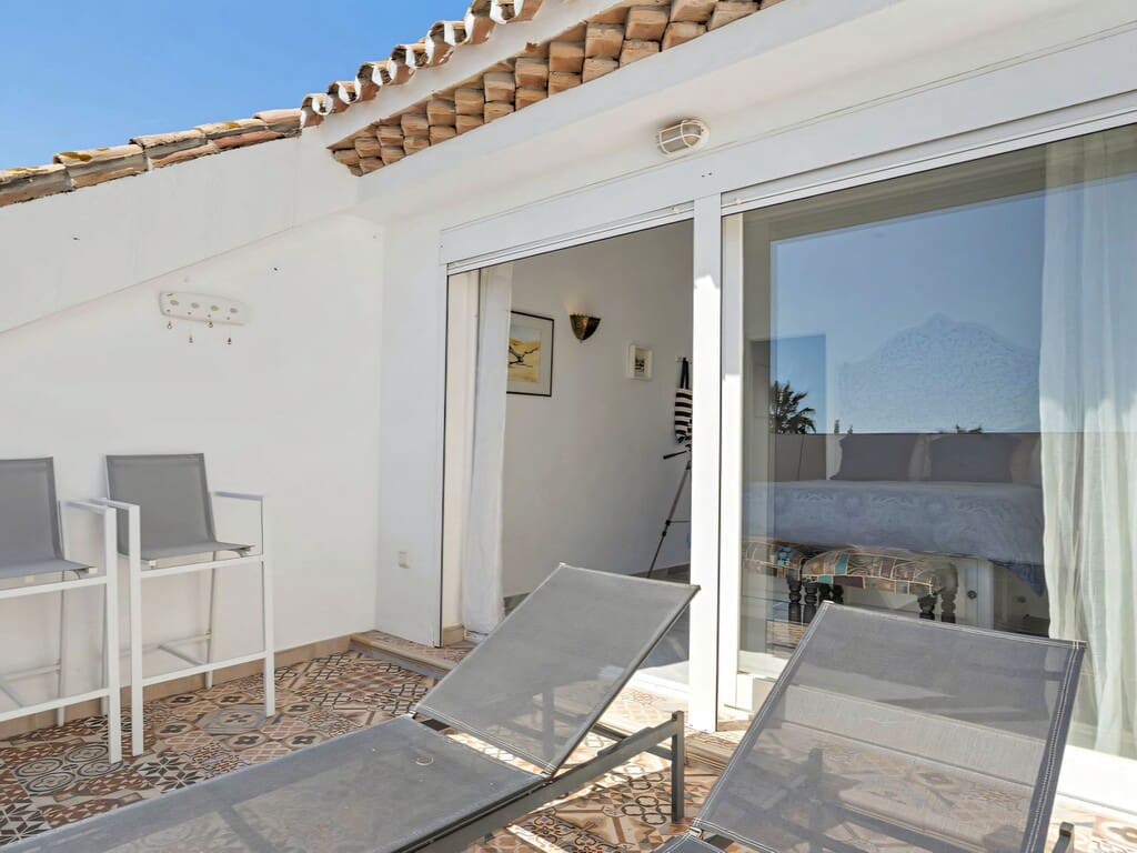 3 soveværelse Byhus til salg i Estepona med swimmingpool garage - € 619.000 (Ref: 9755393)