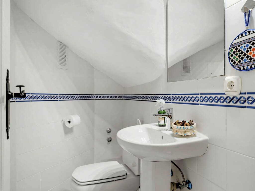 3 soveværelse Byhus til salg i Estepona med swimmingpool garage - € 619.000 (Ref: 9755393)