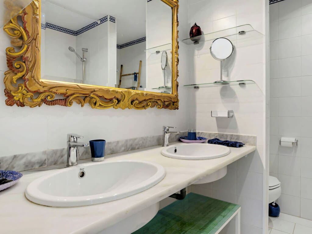 3 soveværelse Byhus til salg i Estepona med swimmingpool garage - € 619.000 (Ref: 9755393)