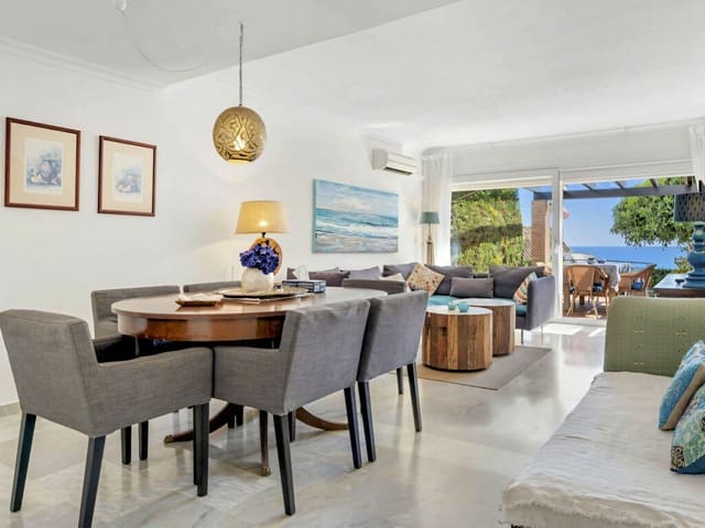 3 soveværelse Byhus til salg i Estepona med swimmingpool garage - € 619.000 (Ref: 9755393)