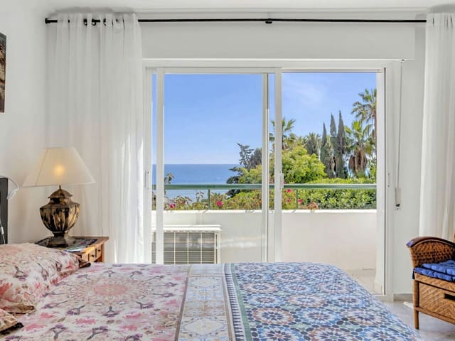 3 soveværelse Byhus til salg i Estepona med swimmingpool garage - € 619.000 (Ref: 9755393)