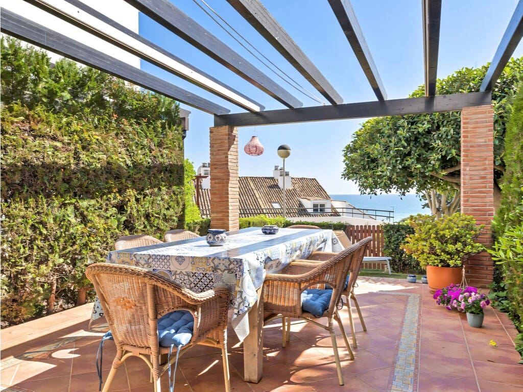 3 soveværelse Byhus til salg i Estepona med swimmingpool garage - € 619.000 (Ref: 9755393)