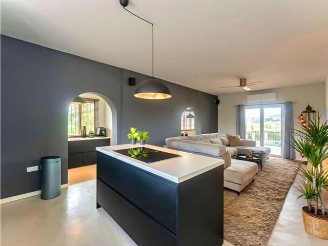 4 soveværelse Finca/Landehus til salg i Alhaurín el Grande med swimmingpool garage - € 595.000 (Ref: 9755394)