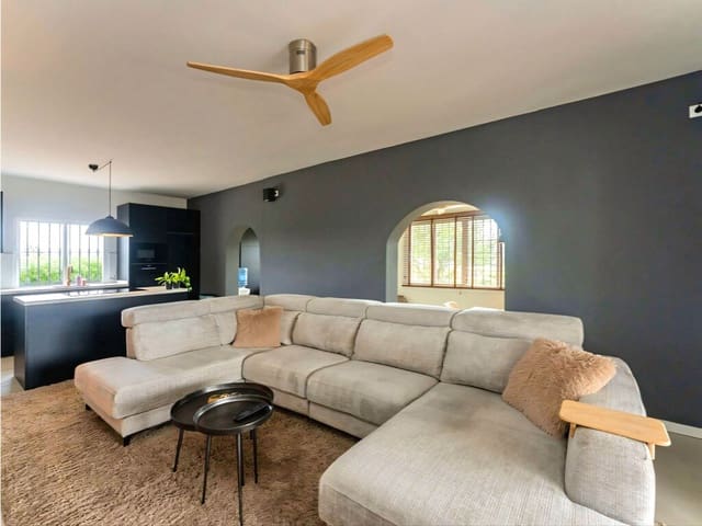 4 soveværelse Finca/Landehus til salg i Alhaurín el Grande med swimmingpool garage - € 595.000 (Ref: 9755394)