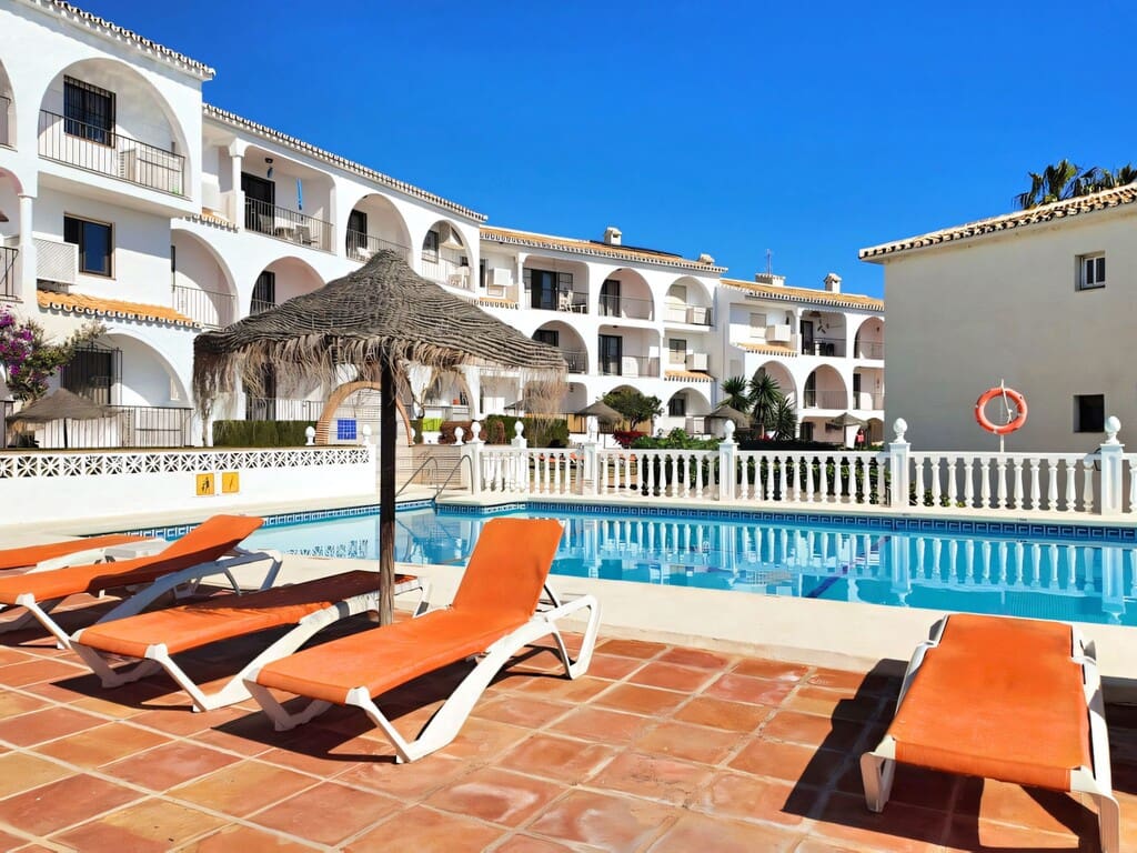 2 soveværelse Lejlighed til salg i Mijas Costa med swimmingpool - € 258.000 (Ref: 9755395)