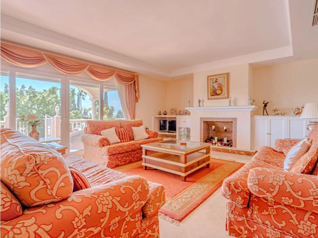 Chalet de 5 habitaciones en El Paraiso en venta con piscina garaje - 2.150.000 € (Ref: 9758593)