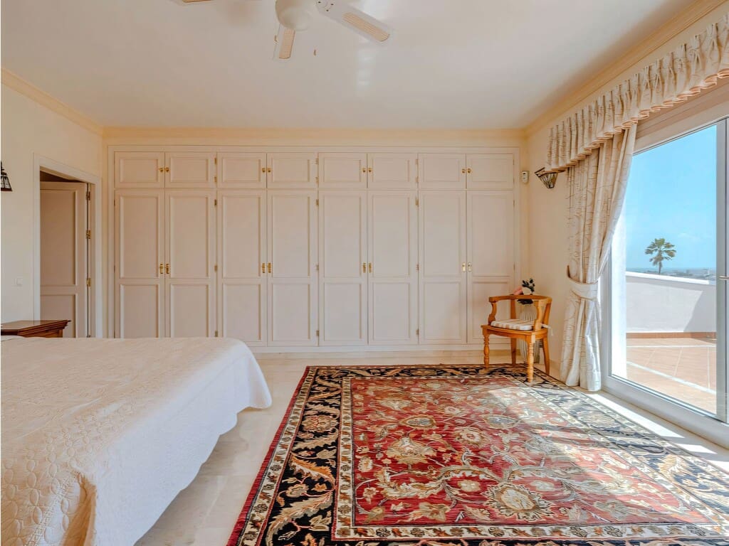 Chalet de 5 habitaciones en El Paraiso en venta con piscina garaje - 2.150.000 € (Ref: 9758593)